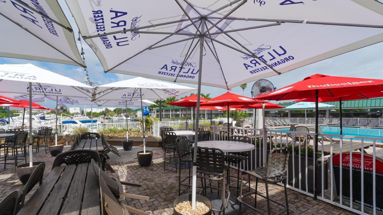 Waterfront Room, Heated Pool, Tiki Bar & Grill Sarasota Dış mekan fotoğraf